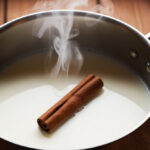 Hierve canela y leche y tómala antes de acostarte: La razón te encantará